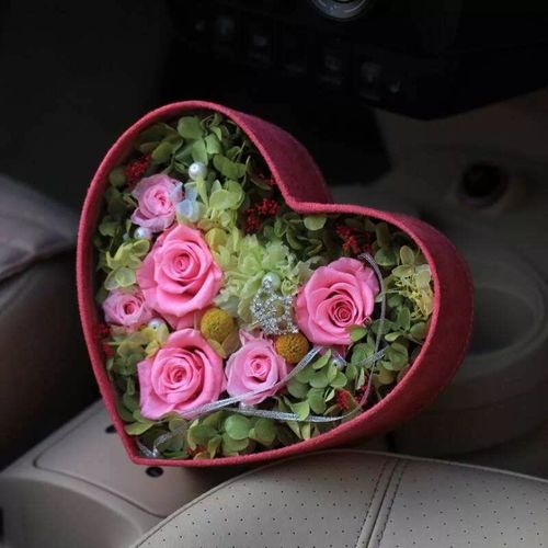 永鋒百合新城 鮮花好禮獻女神，春日盛惠暖人心